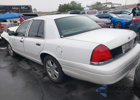 2011 Ford Crown Victoria Lx z USA, uszkodzony, nr VIN 2FABP7EV5BX165795